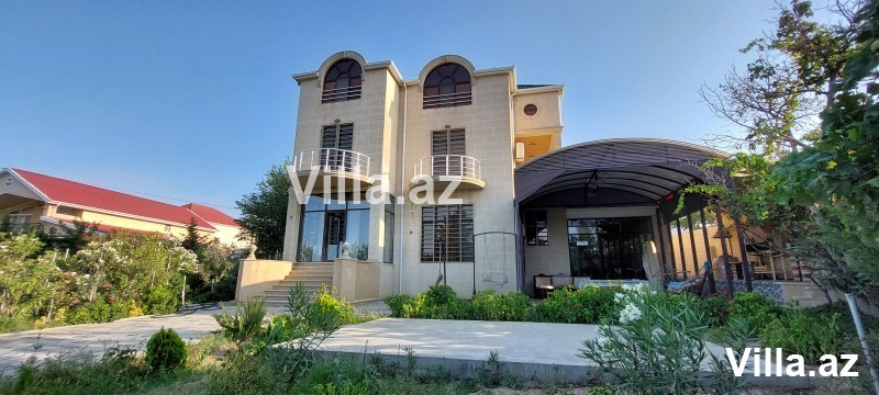 House with garden in Novkhani